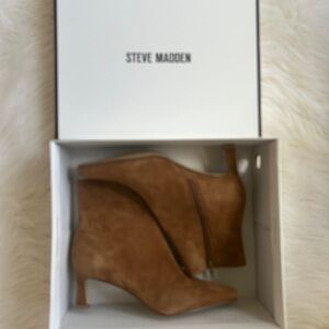 New! Steve Madden cognac genuine  leather Women's Ankle Boots